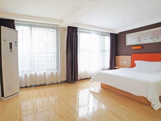 Featured Twin Room