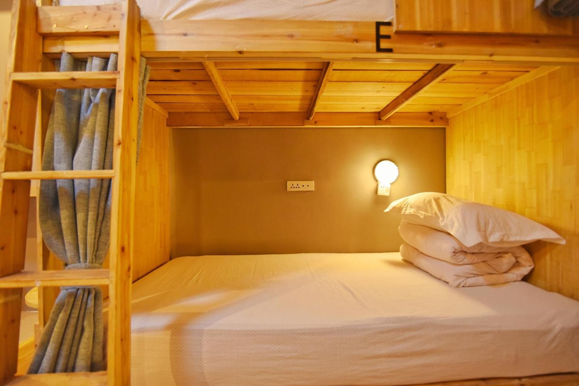 Bed in 6-Bed Mixed Dormitory Room