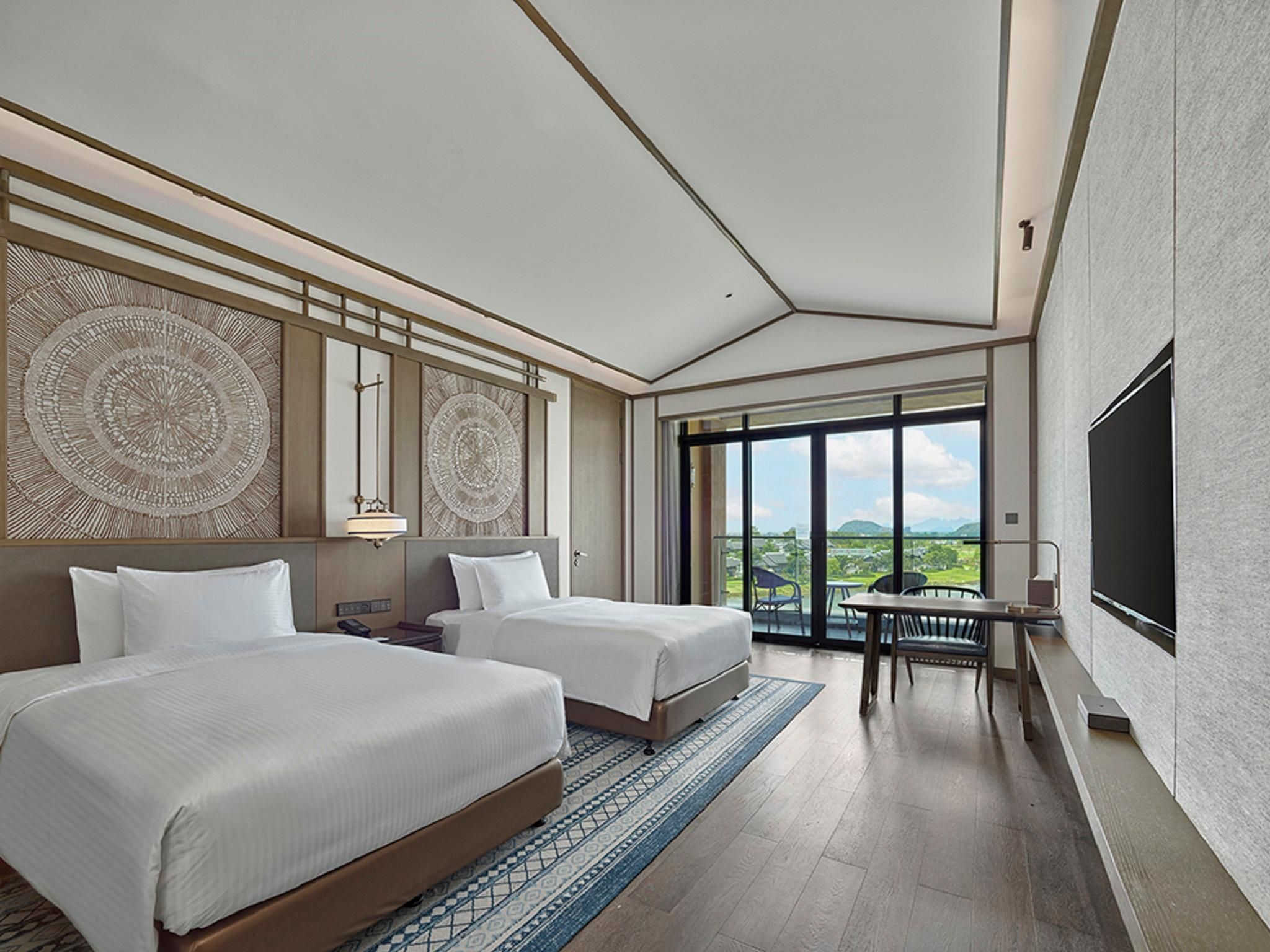 Twin Room with Lakeview and Balcony