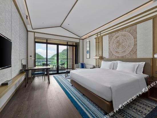 Deluxe Double Room with Mountain View