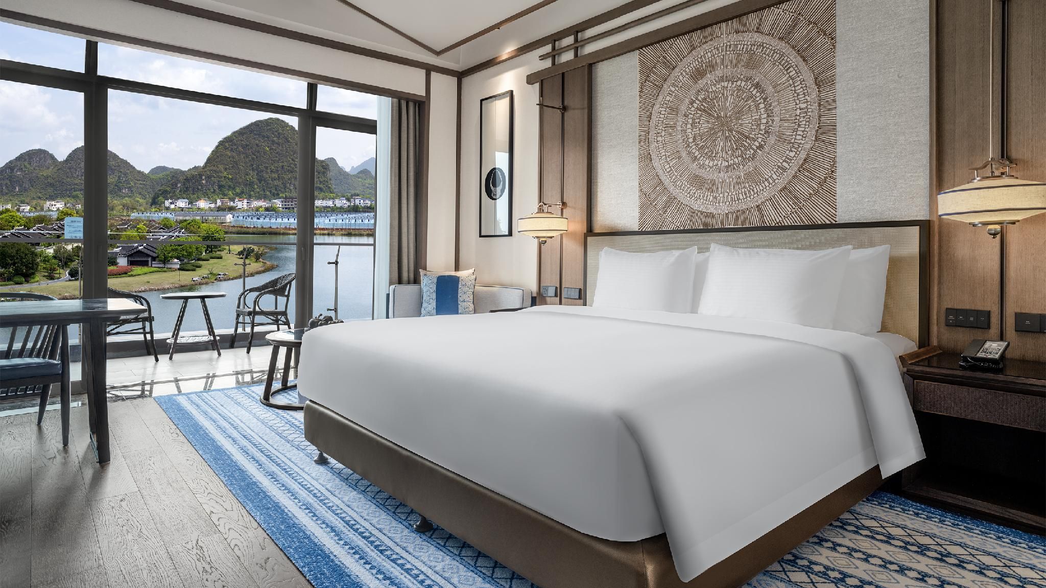 Queen Room with Lakeview and Balcony