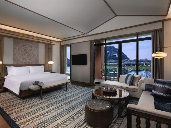 Family Suite with Lake View