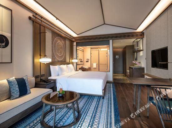 Deluxe Double Room with Mountain View
