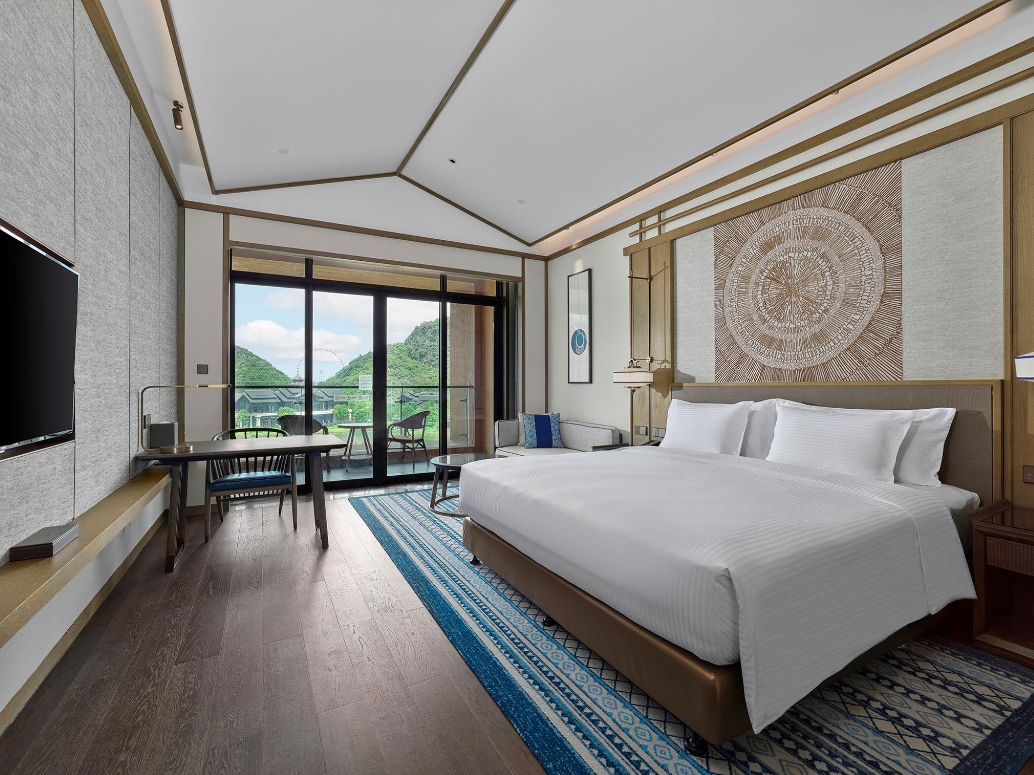 Garden View Balcony Queen Room
