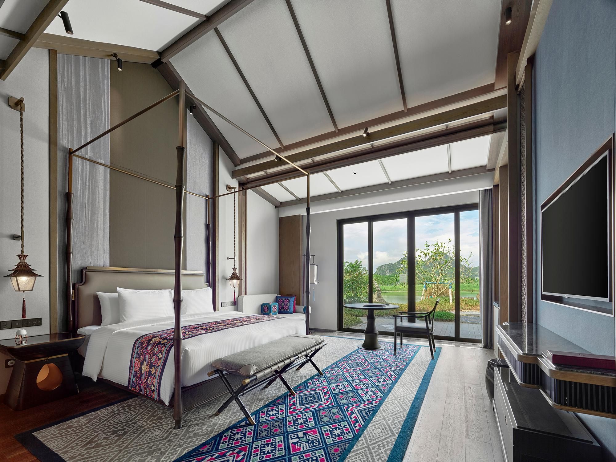 Three-bedroom Villa with Courtyard Terrace, Lakeview