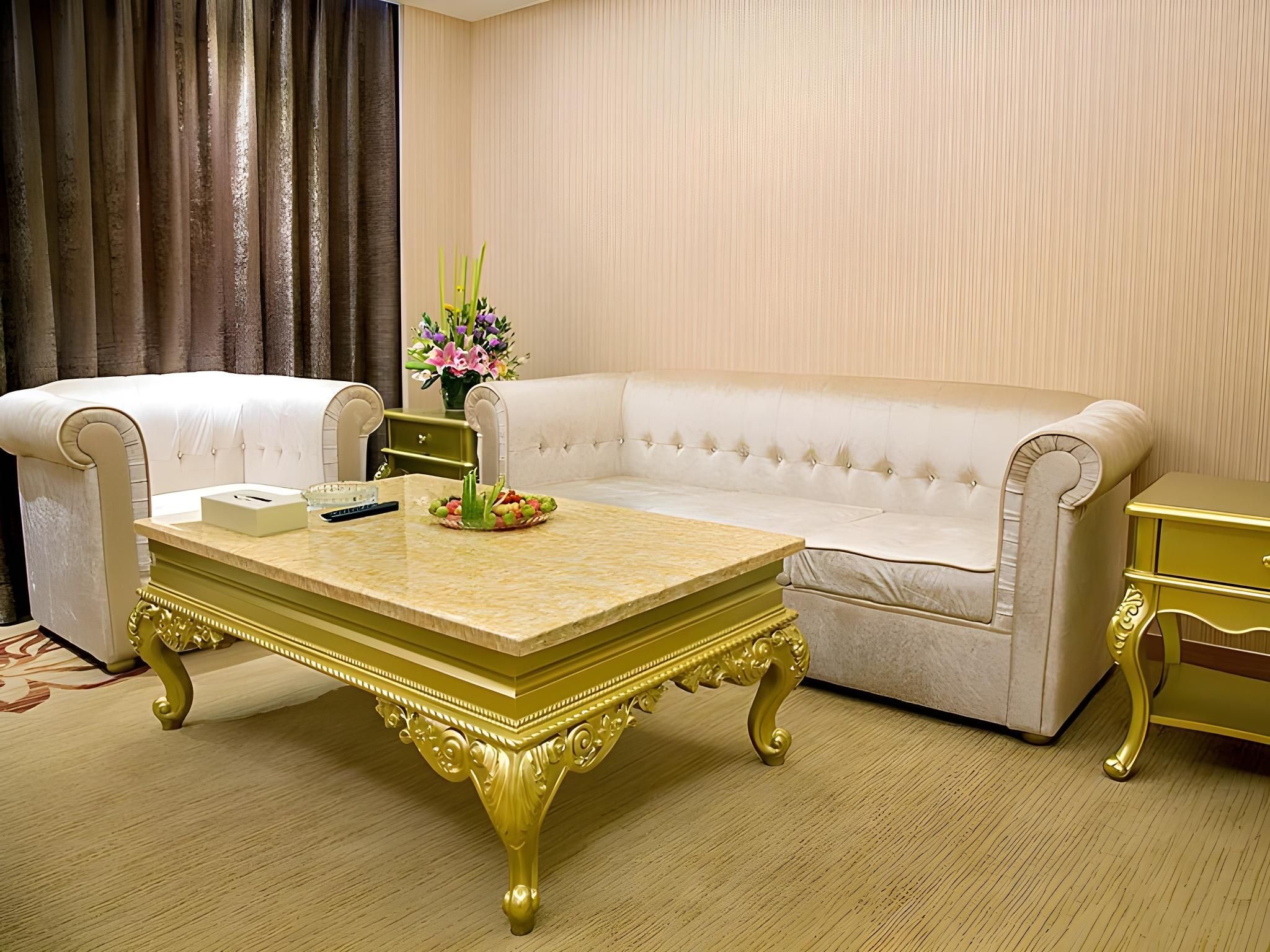 Vienna - Functional Chess Suite Room