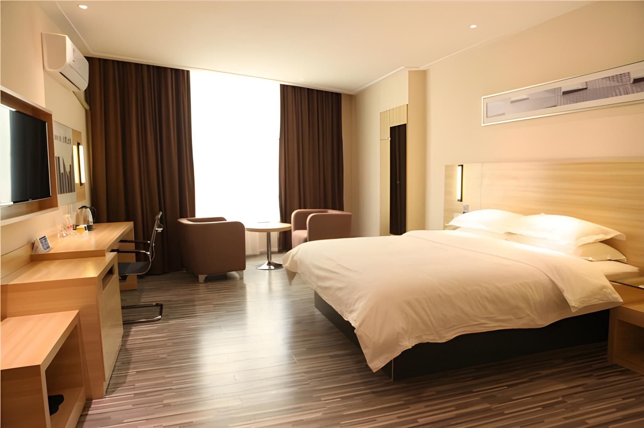 Business Queen Room