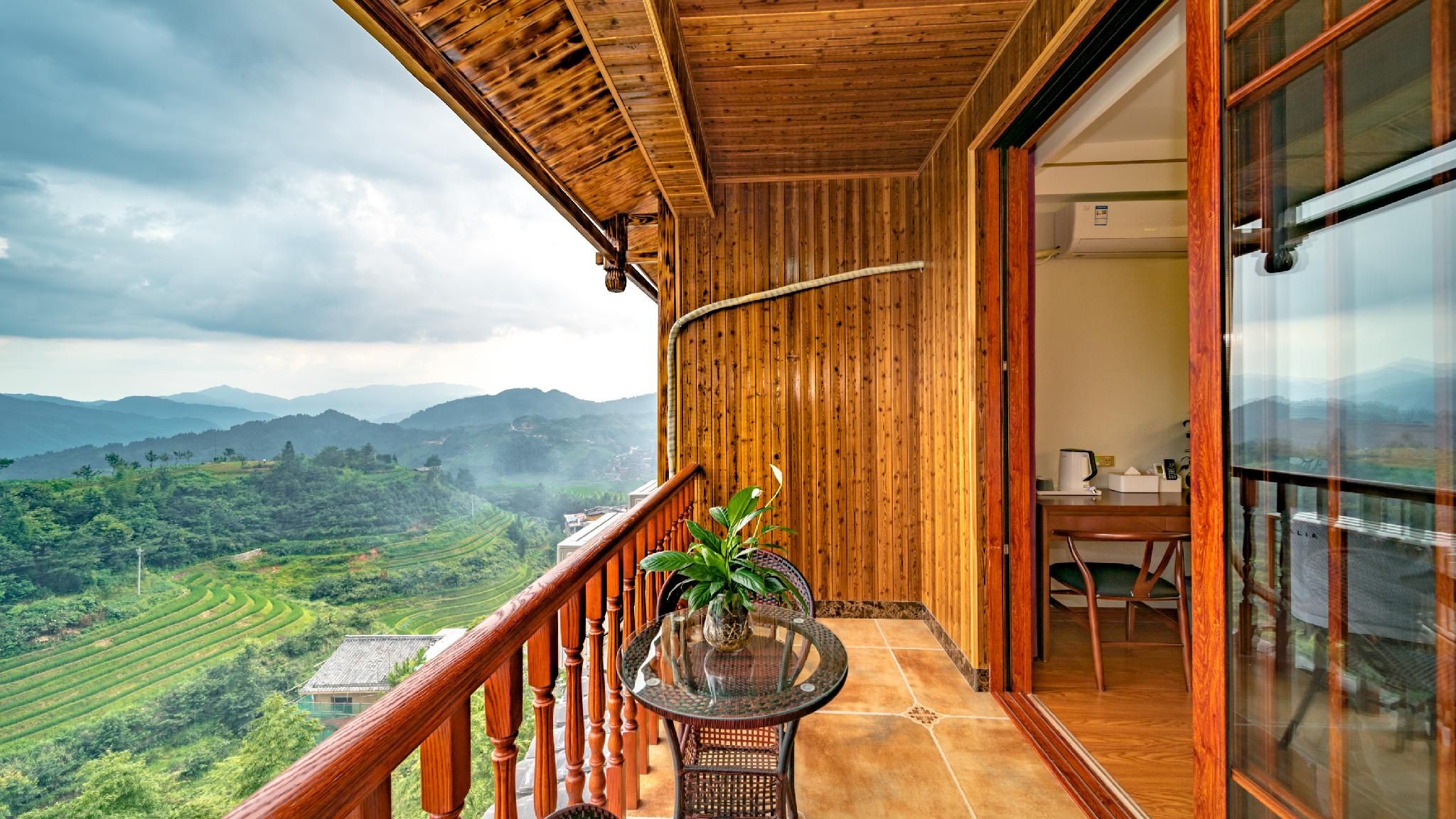 Queen Room with View