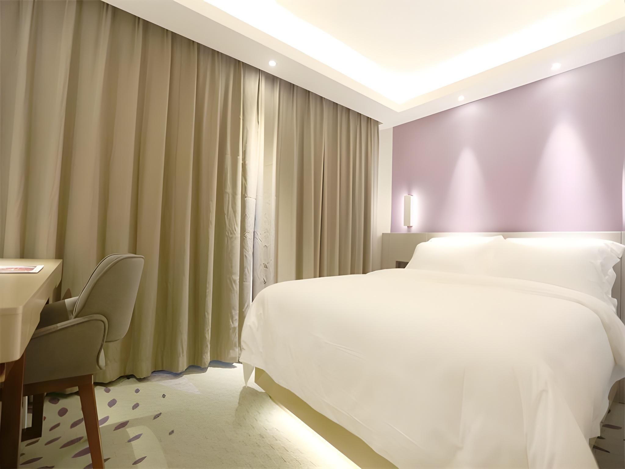 Business Queen Room