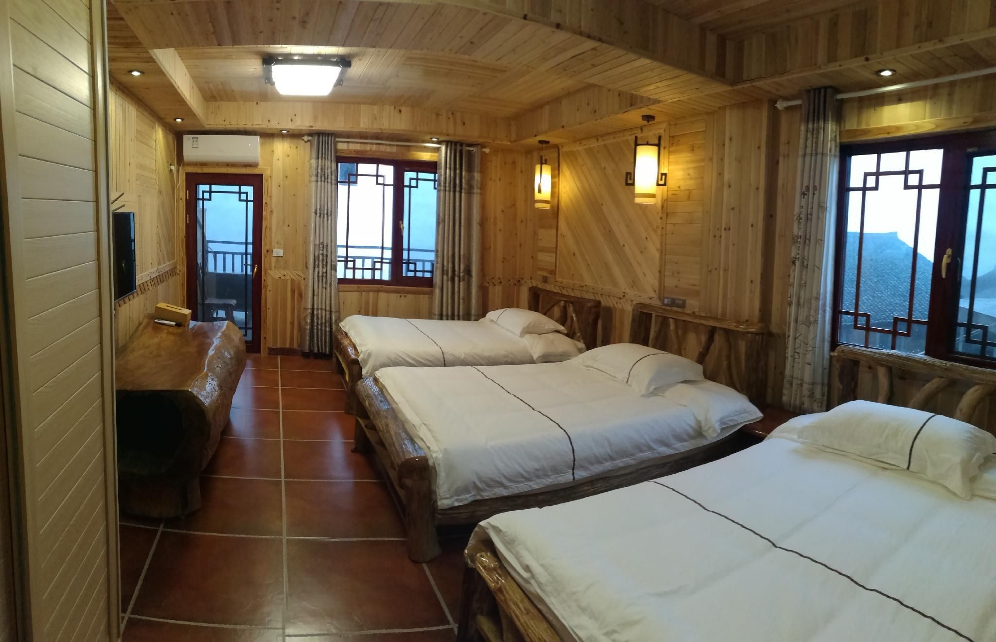 Deluxe Triple Room