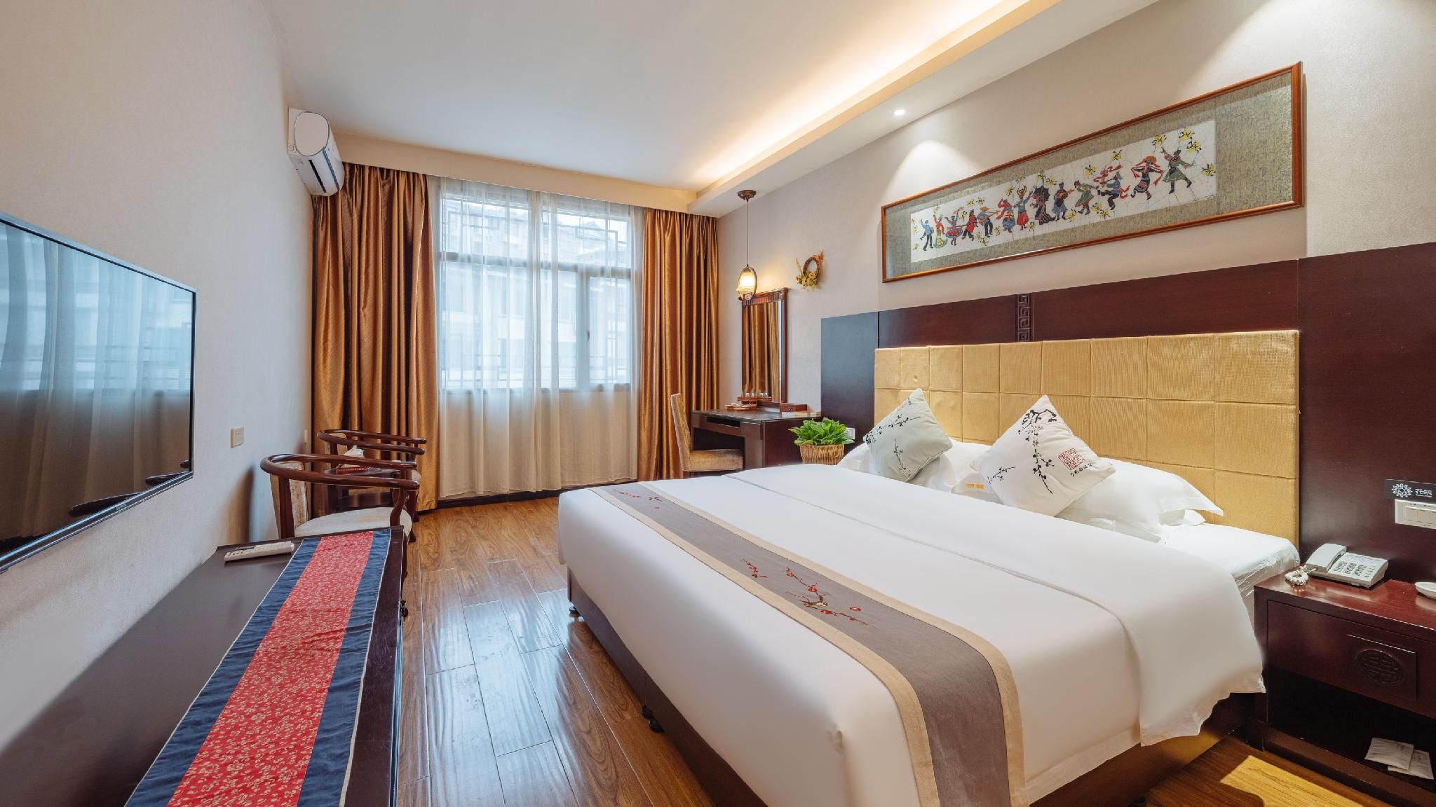 Huazhu - Deluxe Bed Room