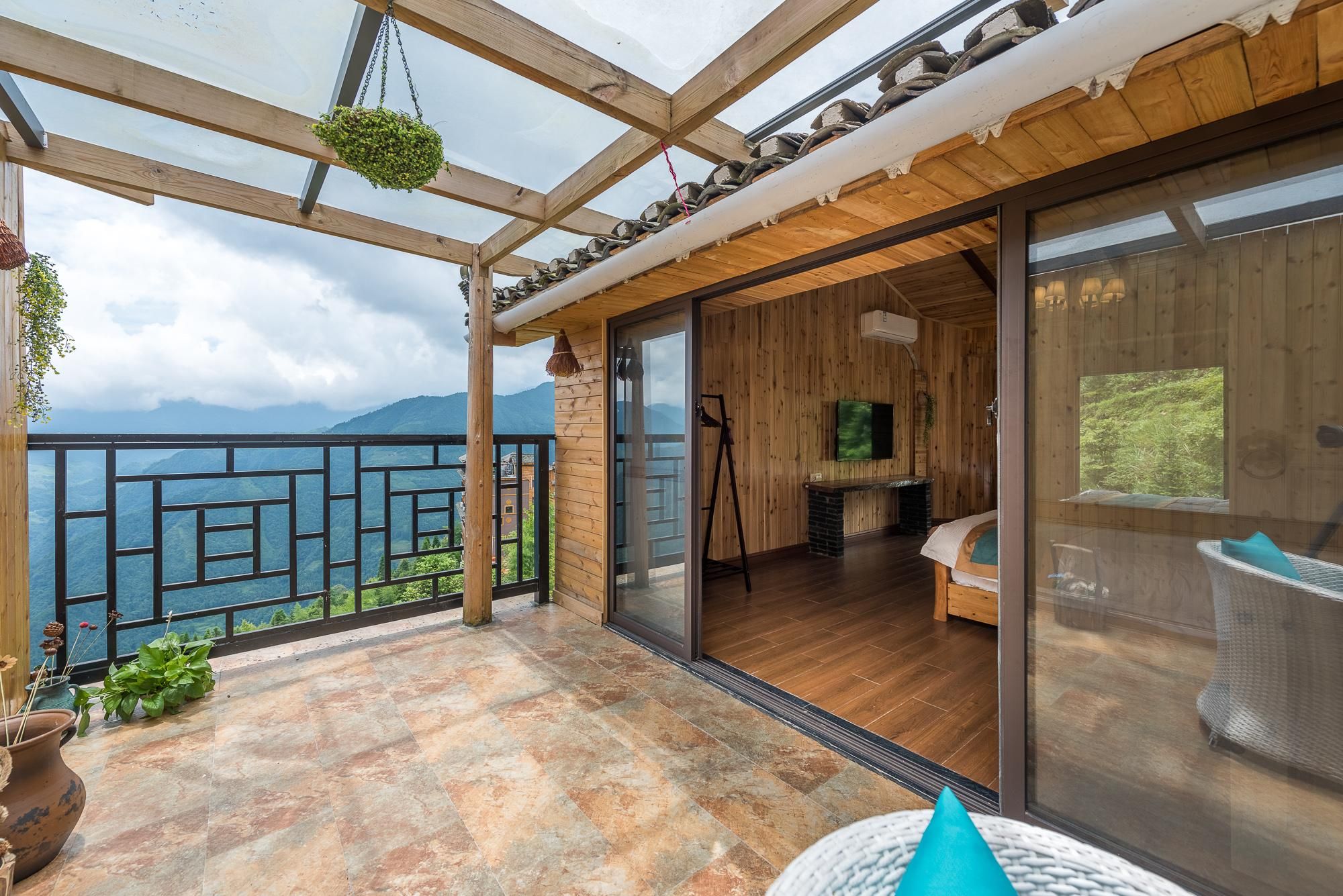Family Suite with Balcony and Bathtub