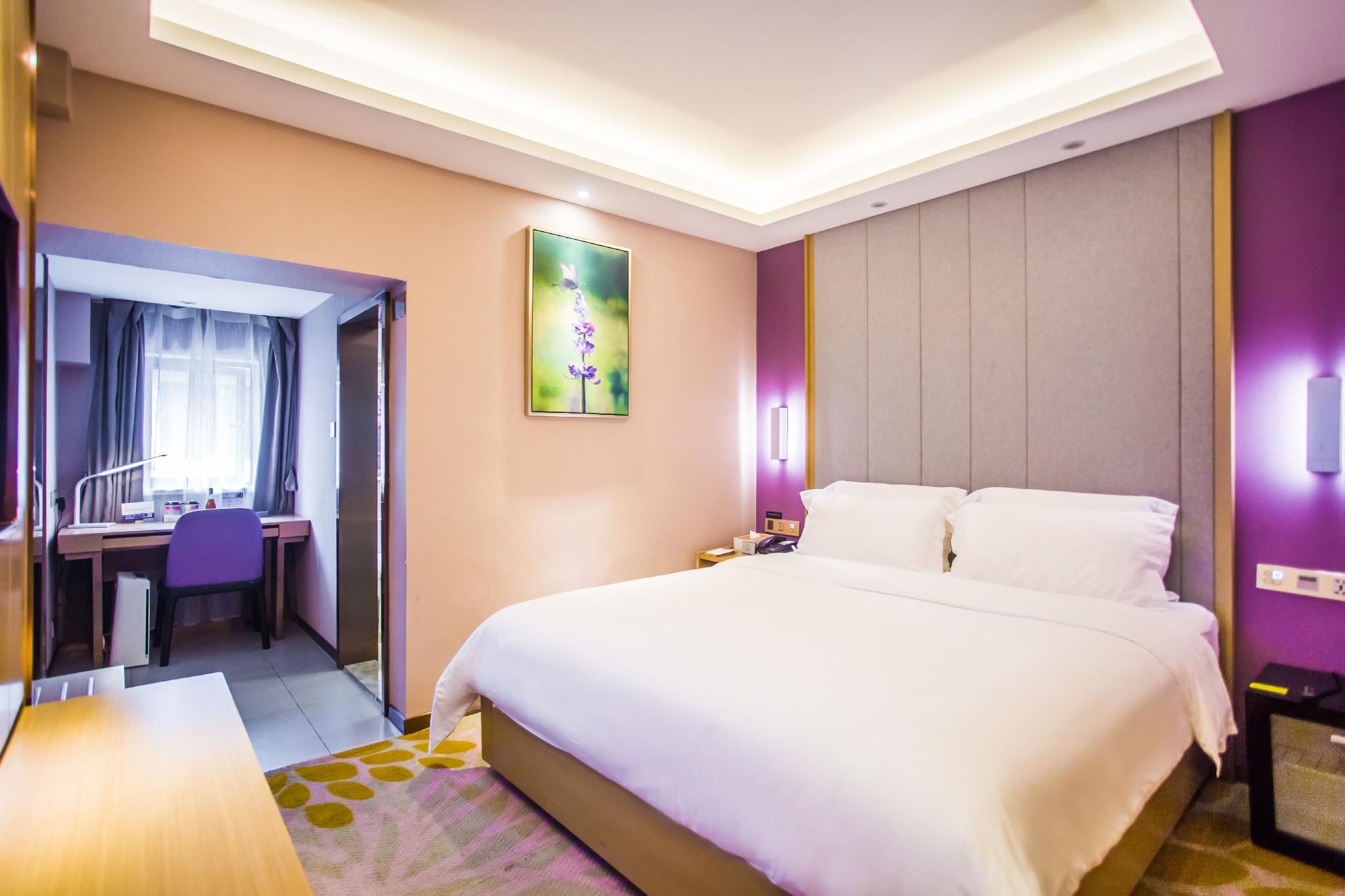 Lavender Deluxe Themed Smart Room (Double Bed) (Mini Fridge)
