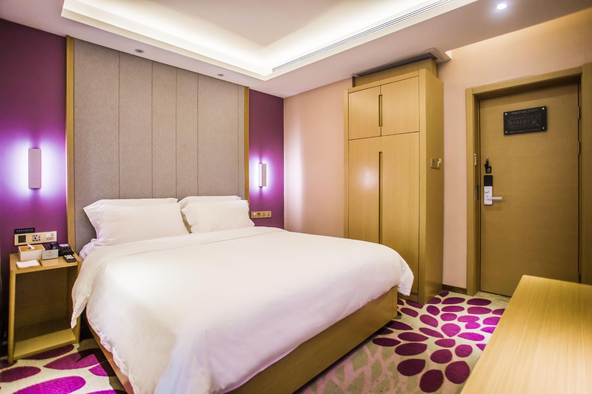 Lavender Deluxe Themed Smart Room (Double Bed) (Mini Fridge)