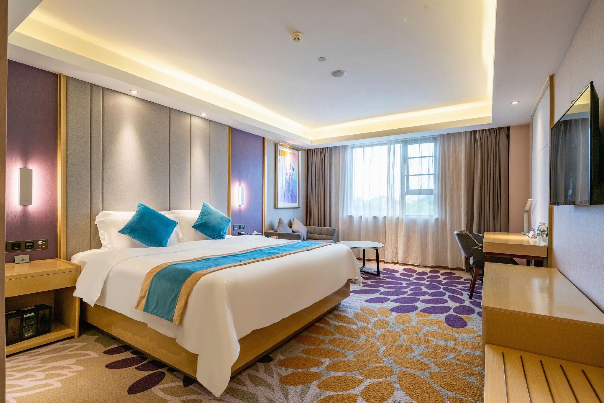 Business Queen Room