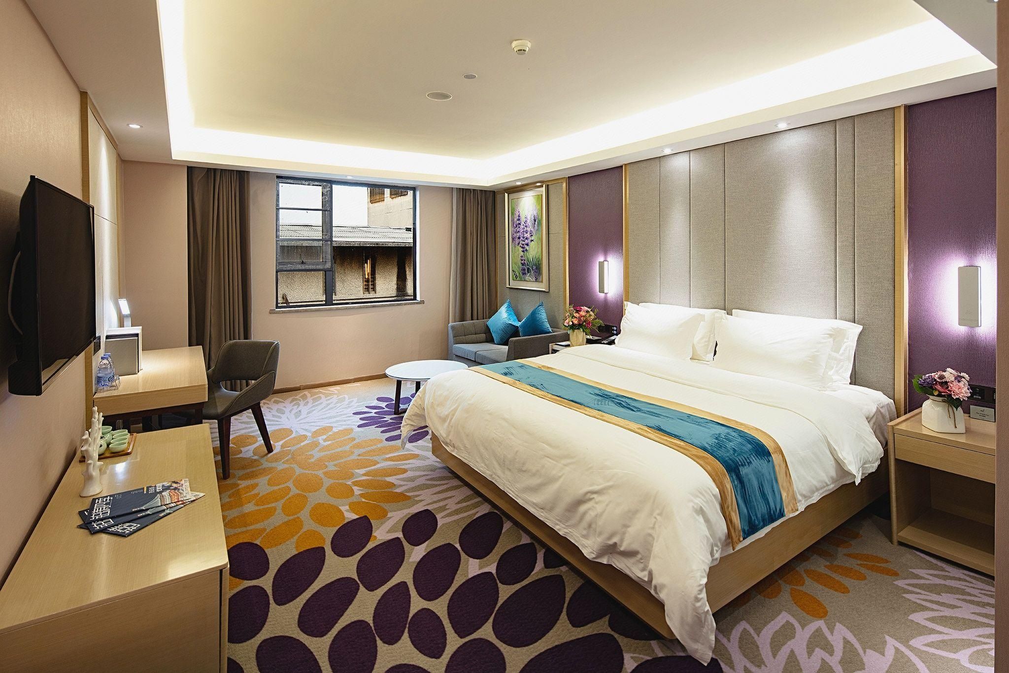 Business Queen Room