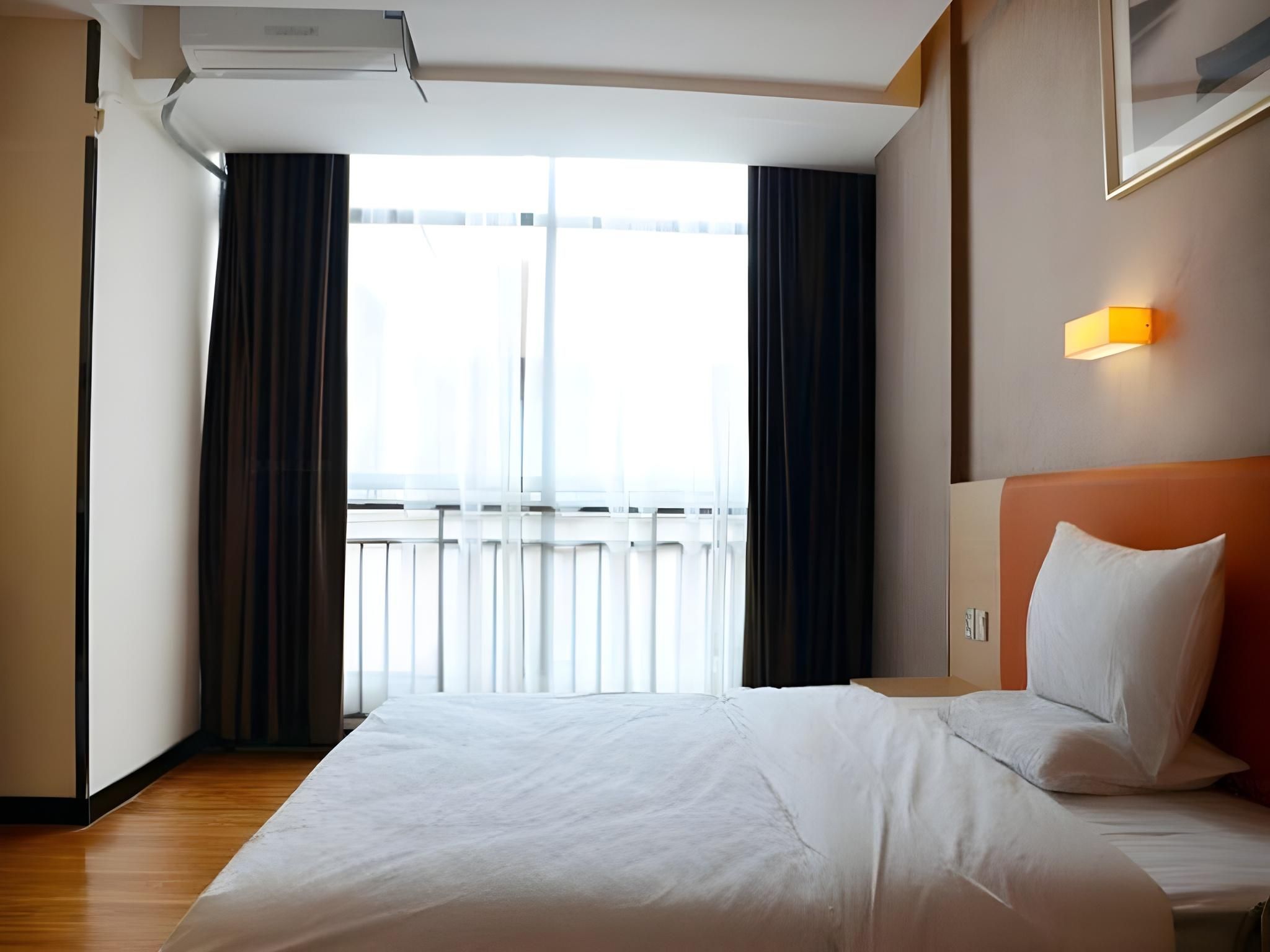 Select You Ter Room