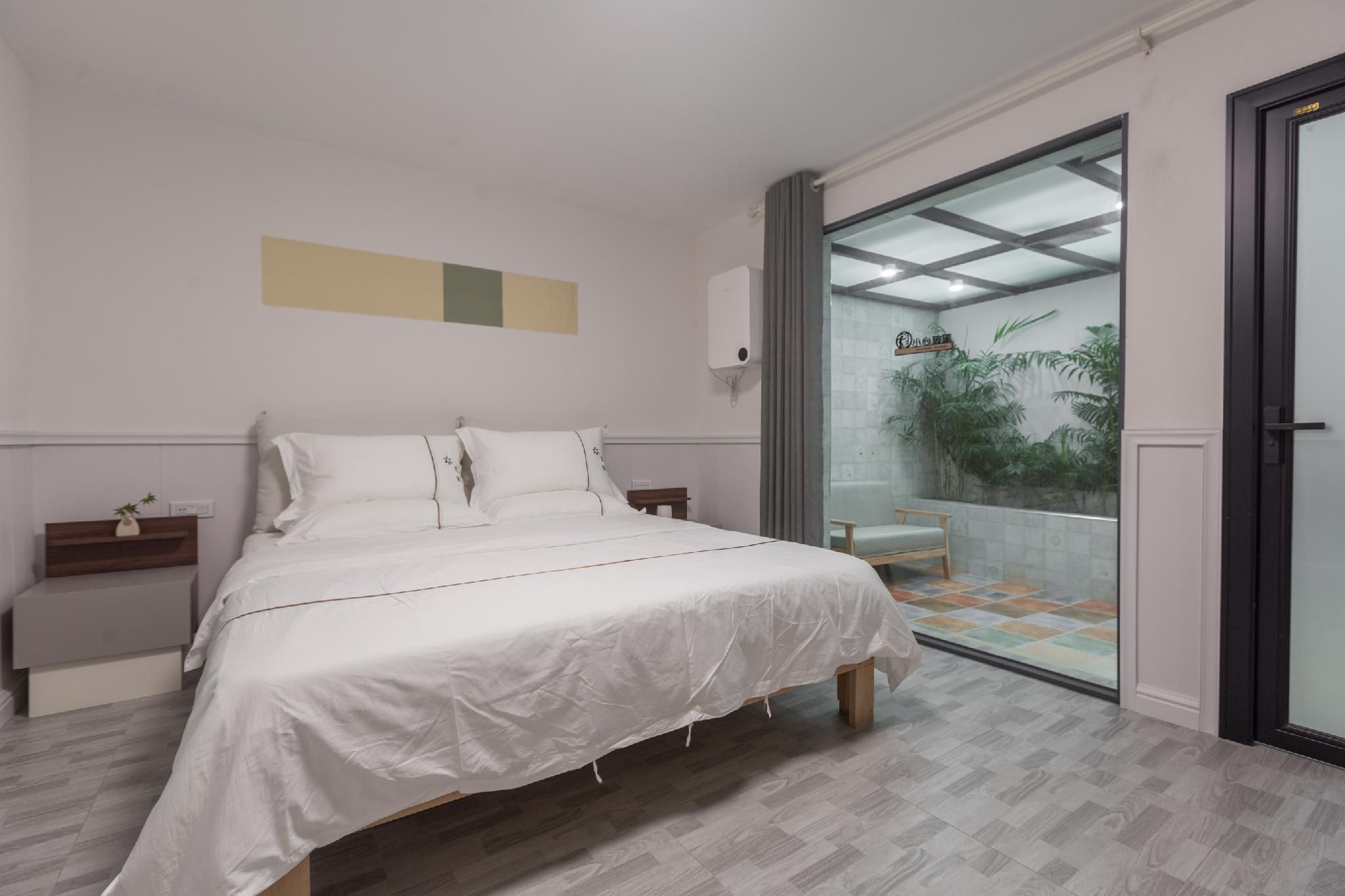 Courtyard King Suite