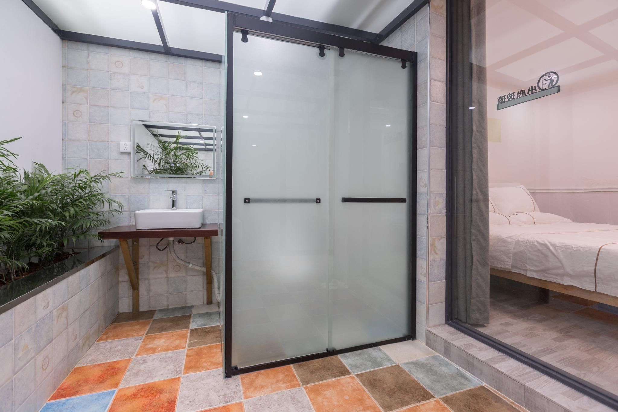 Courtyard King Suite