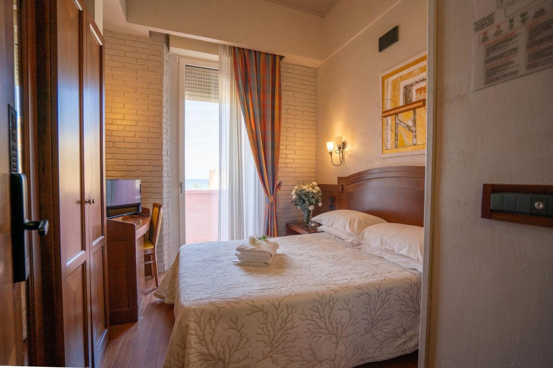 Large Single Room