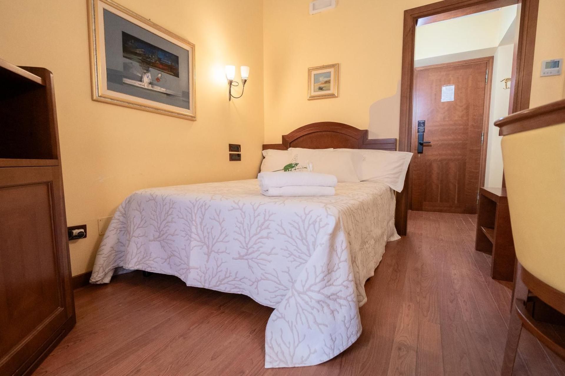 Budget Single Room