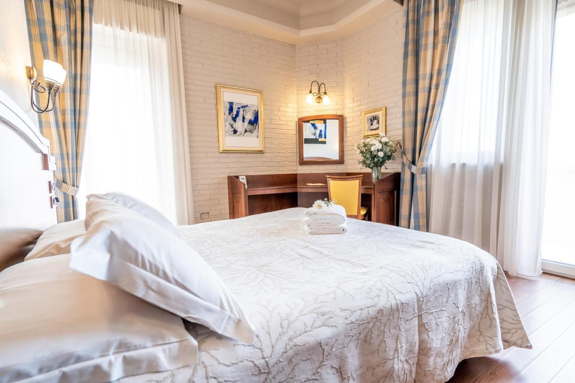 Deluxe Double Room with Sea View