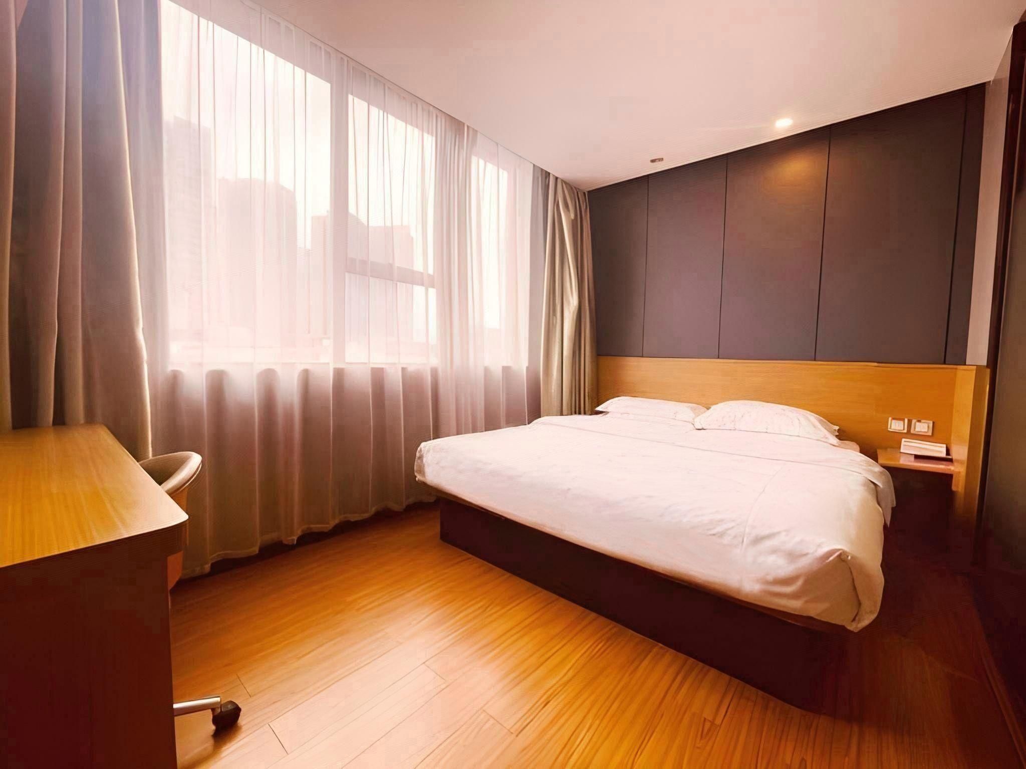 Economy Room