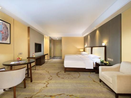 Vienna - Functional Chess Room With Twin Bed