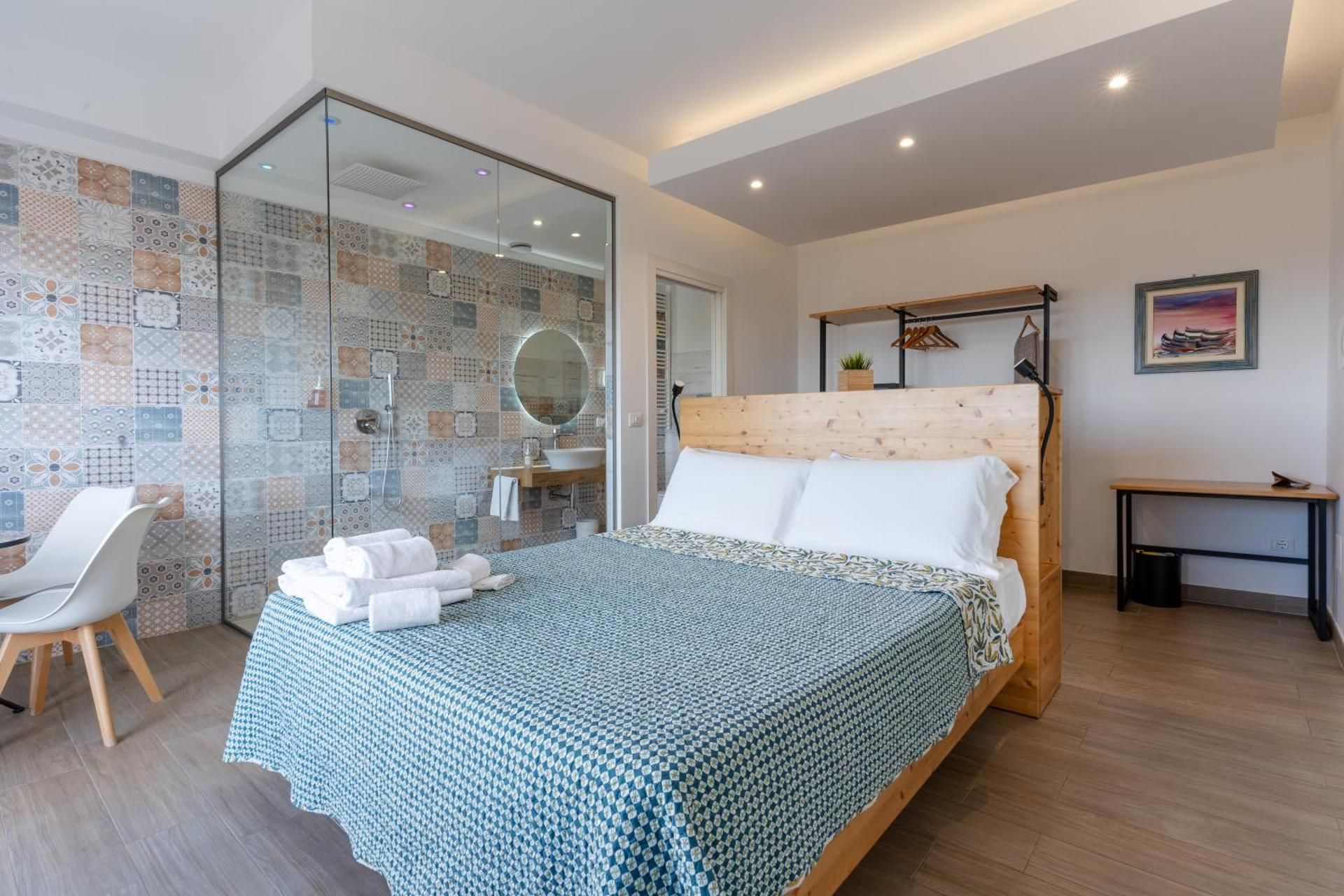 Deluxe Double Room with Balcony and Sea View