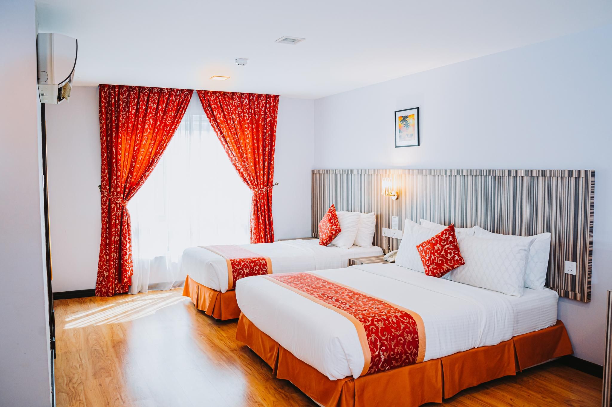 Hotel Nur Miri Family Room