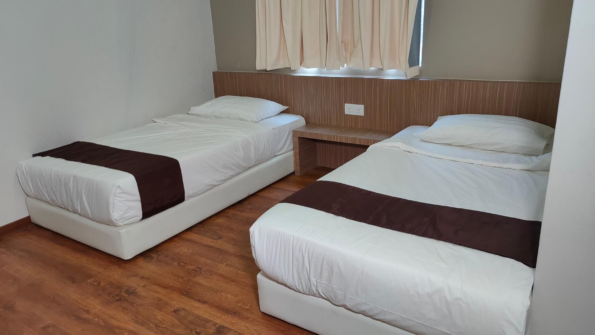 Yew Hotel Standard Twin Room 2