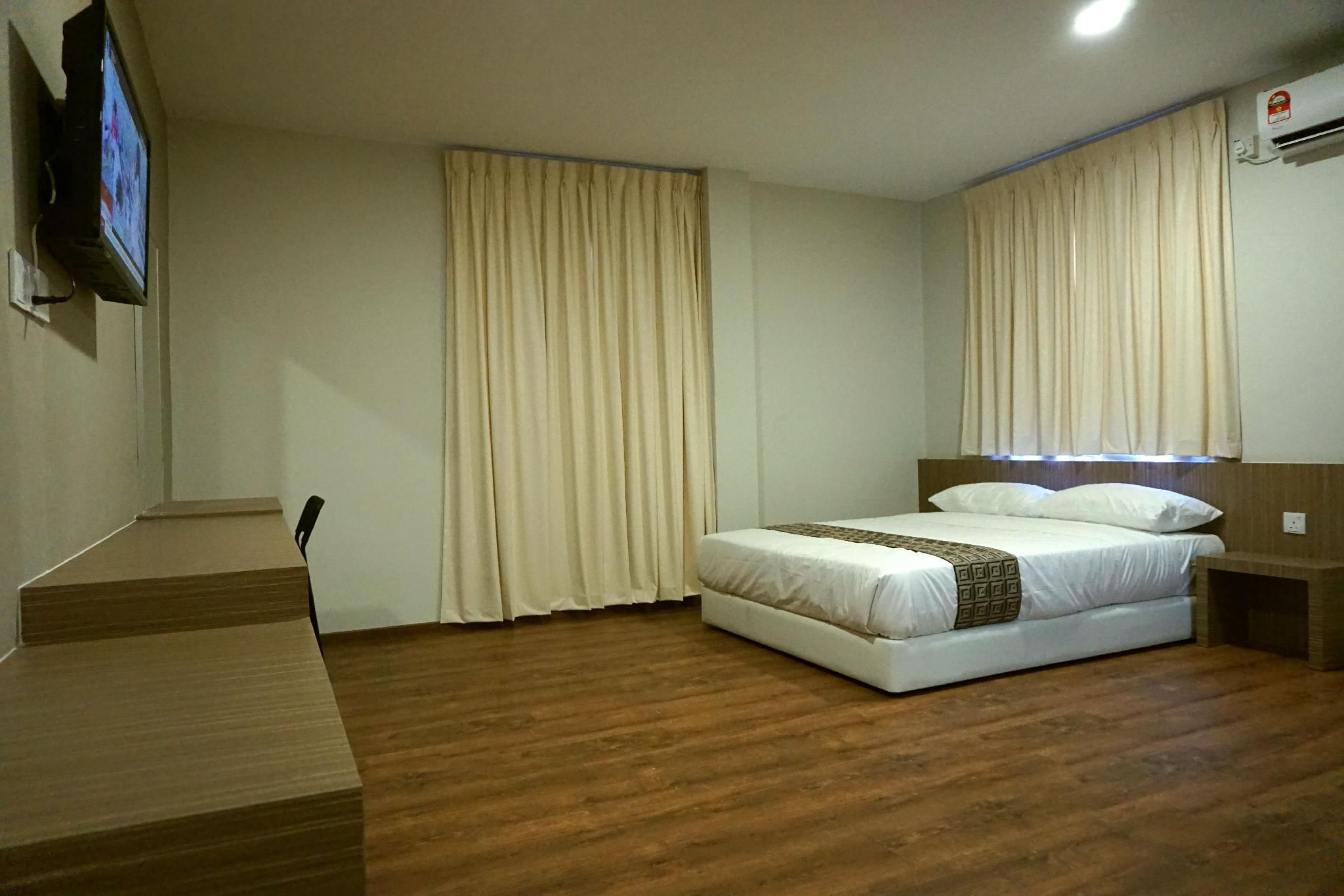 Yew Hotel Setia Raja Suite 7