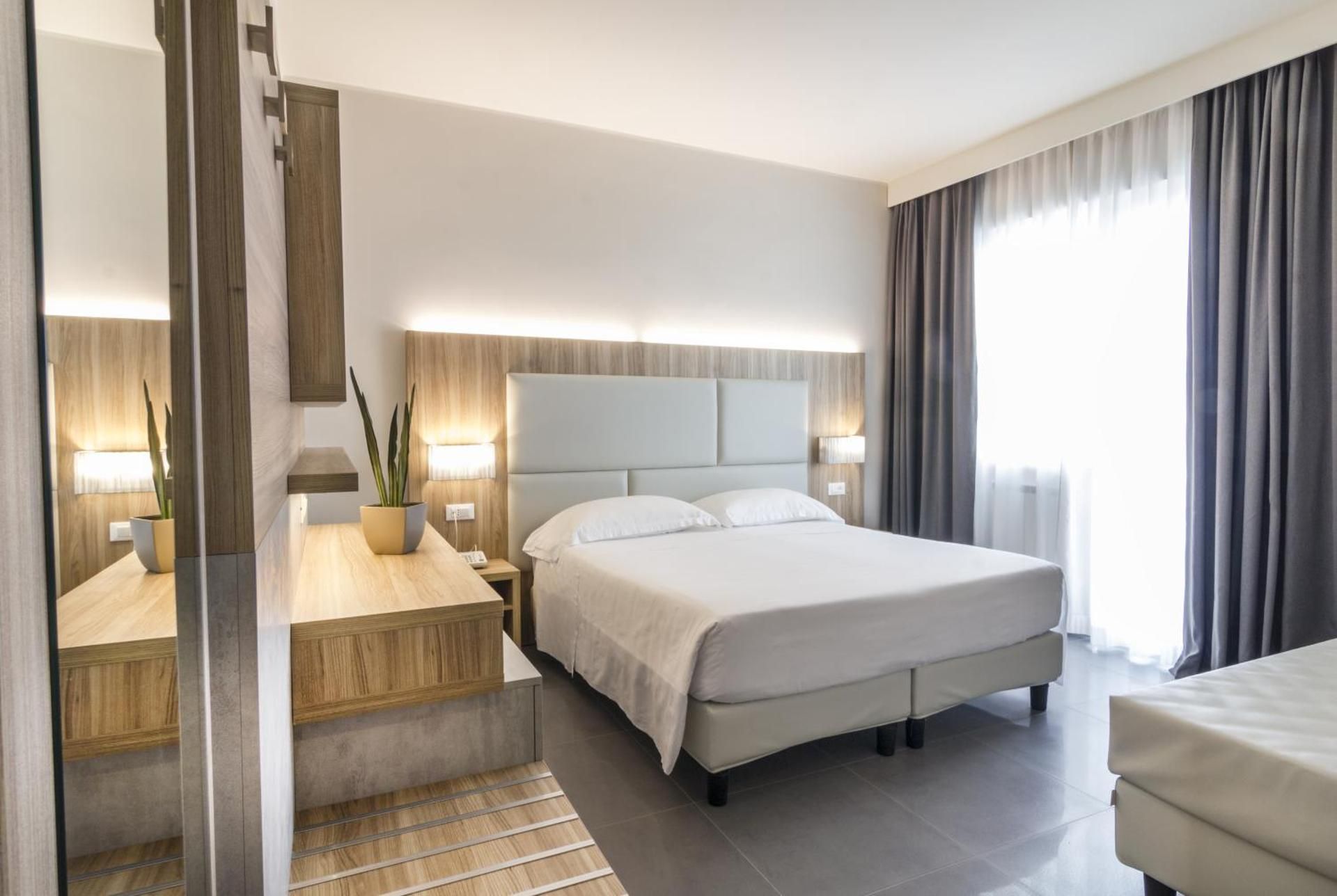 Deluxe Double Room with Sea View