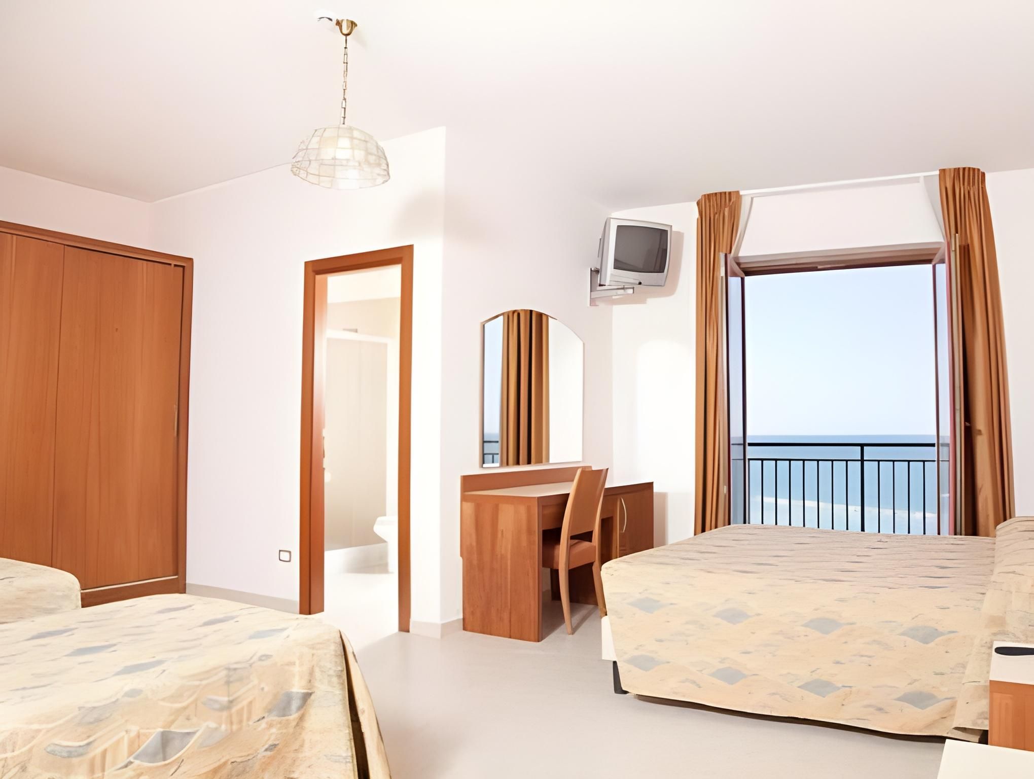 Quadruple Room with Sea View