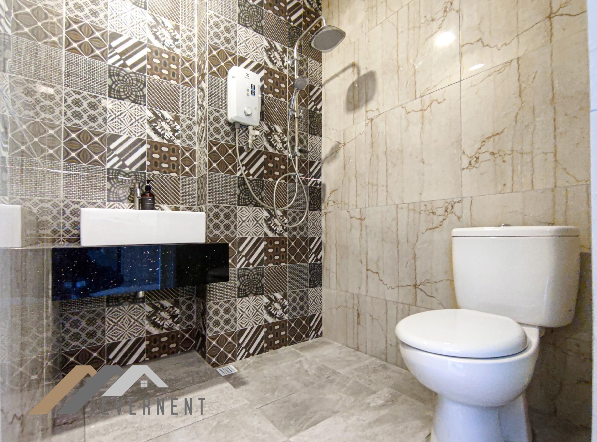 Triple - 1 Queen 1 Single