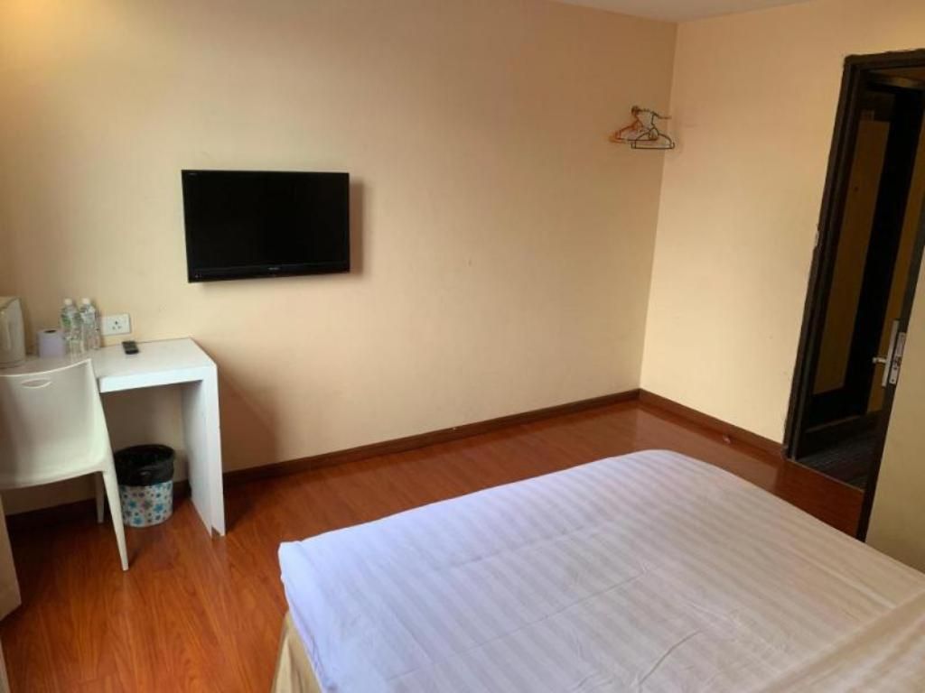 Queen Room - Non-Smoking