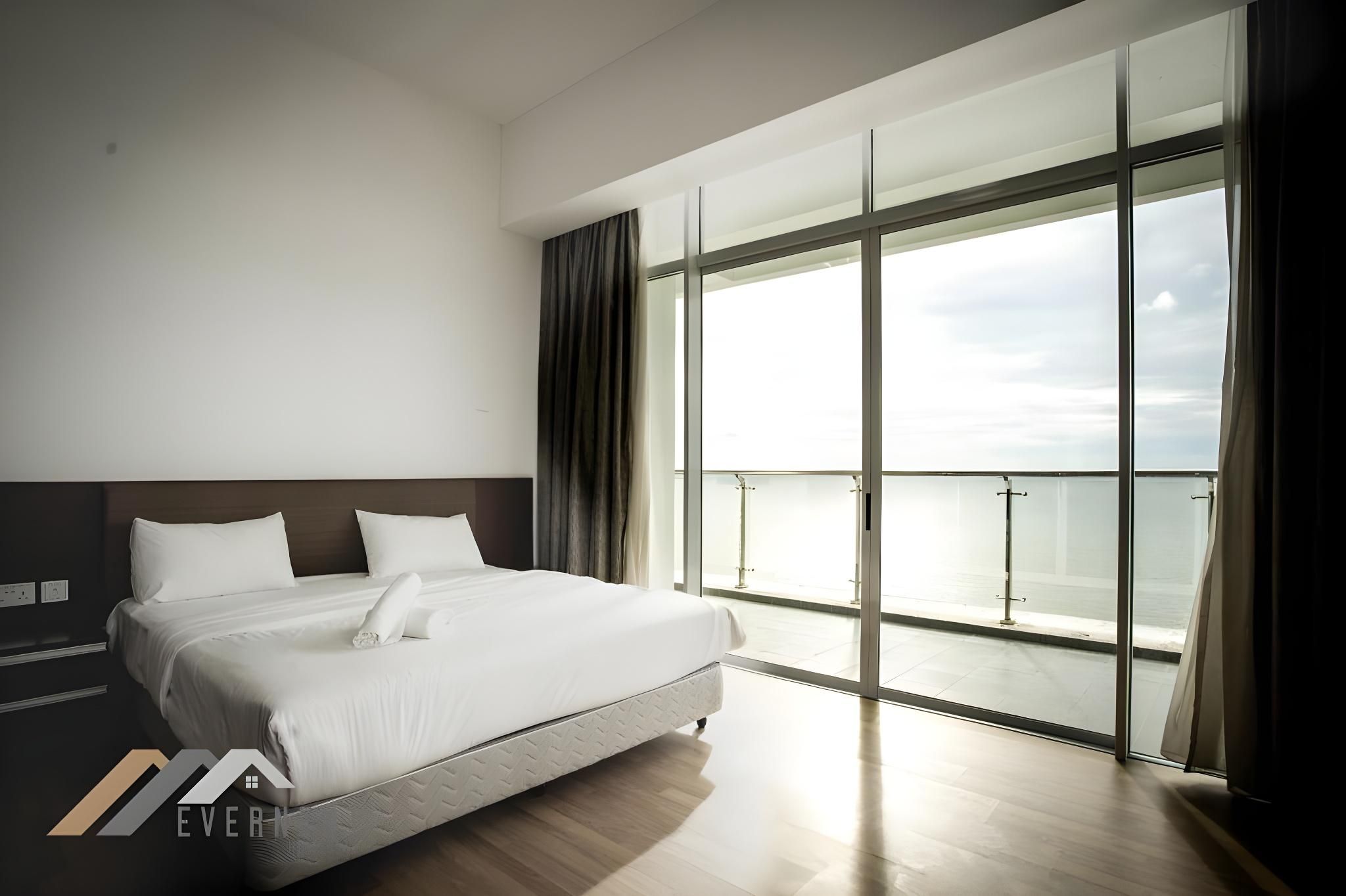 Bay Resort by Evernent Three-Bedroom Ocean View Apartment