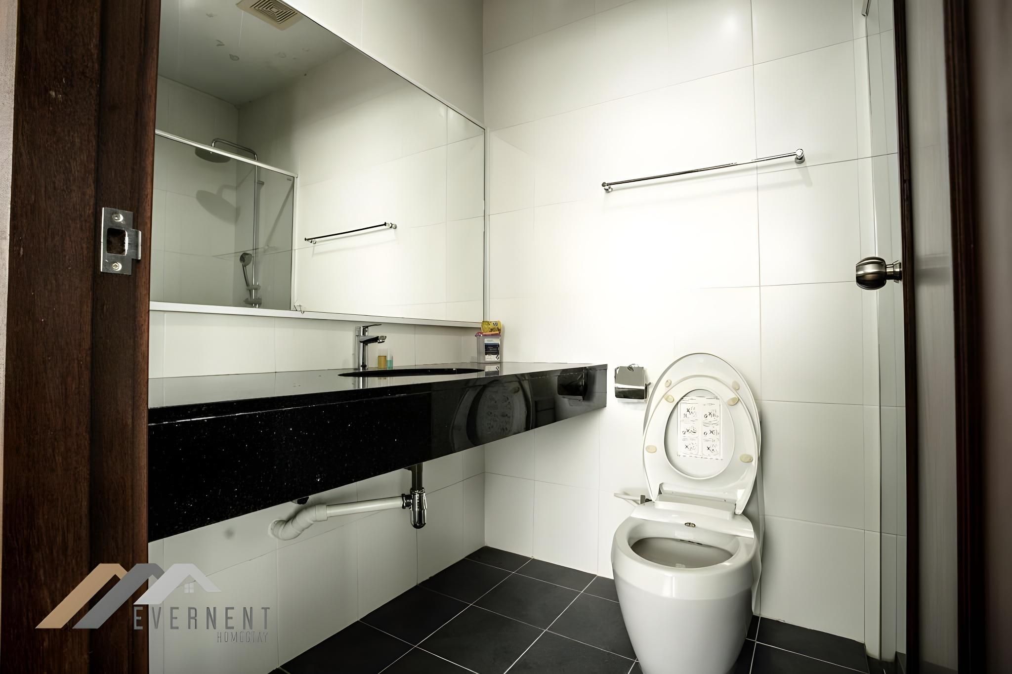 Bay Resort by Evernent Three-Bedroom Ocean View Apartment 3