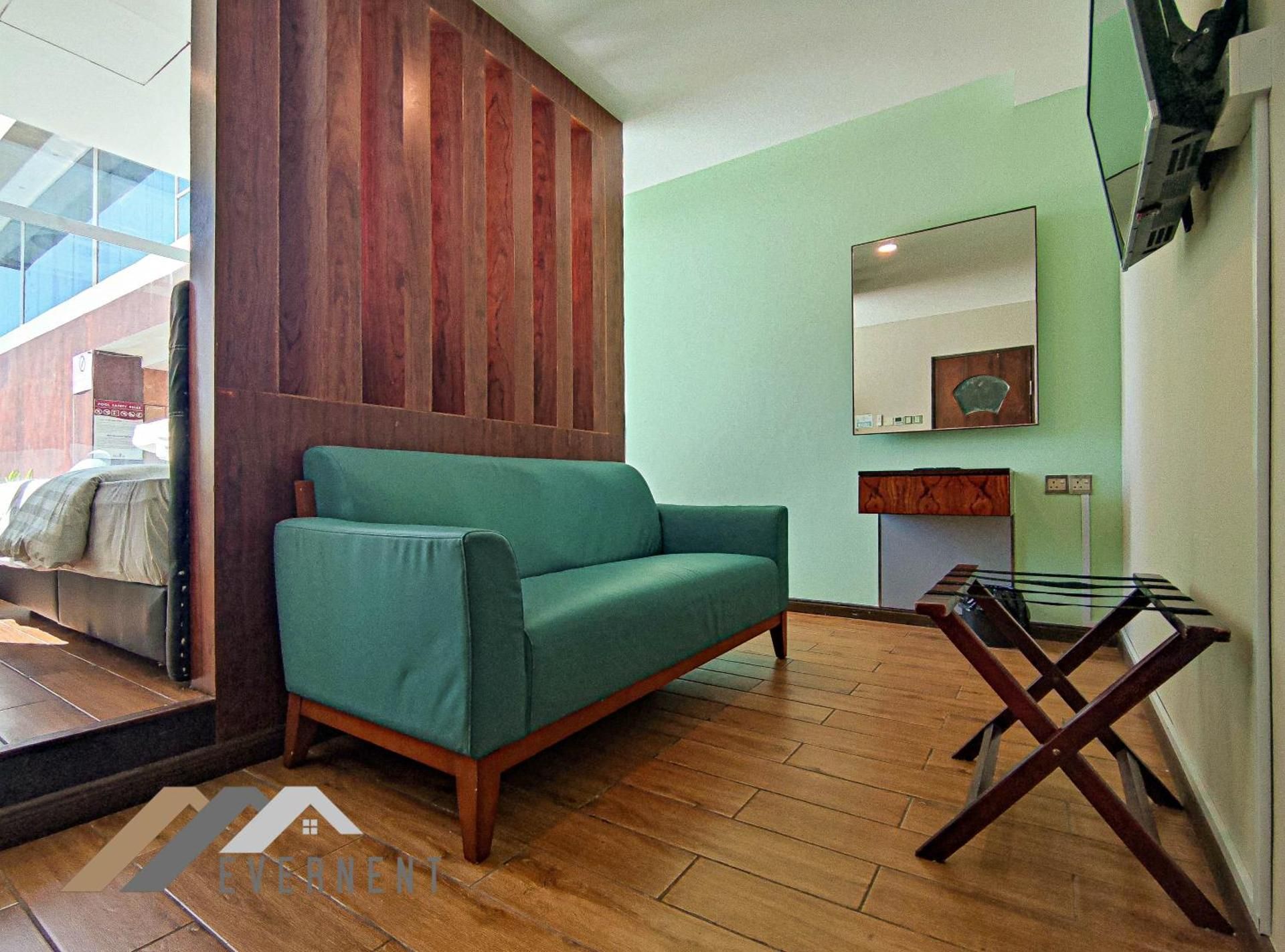 Standard Double Pool View