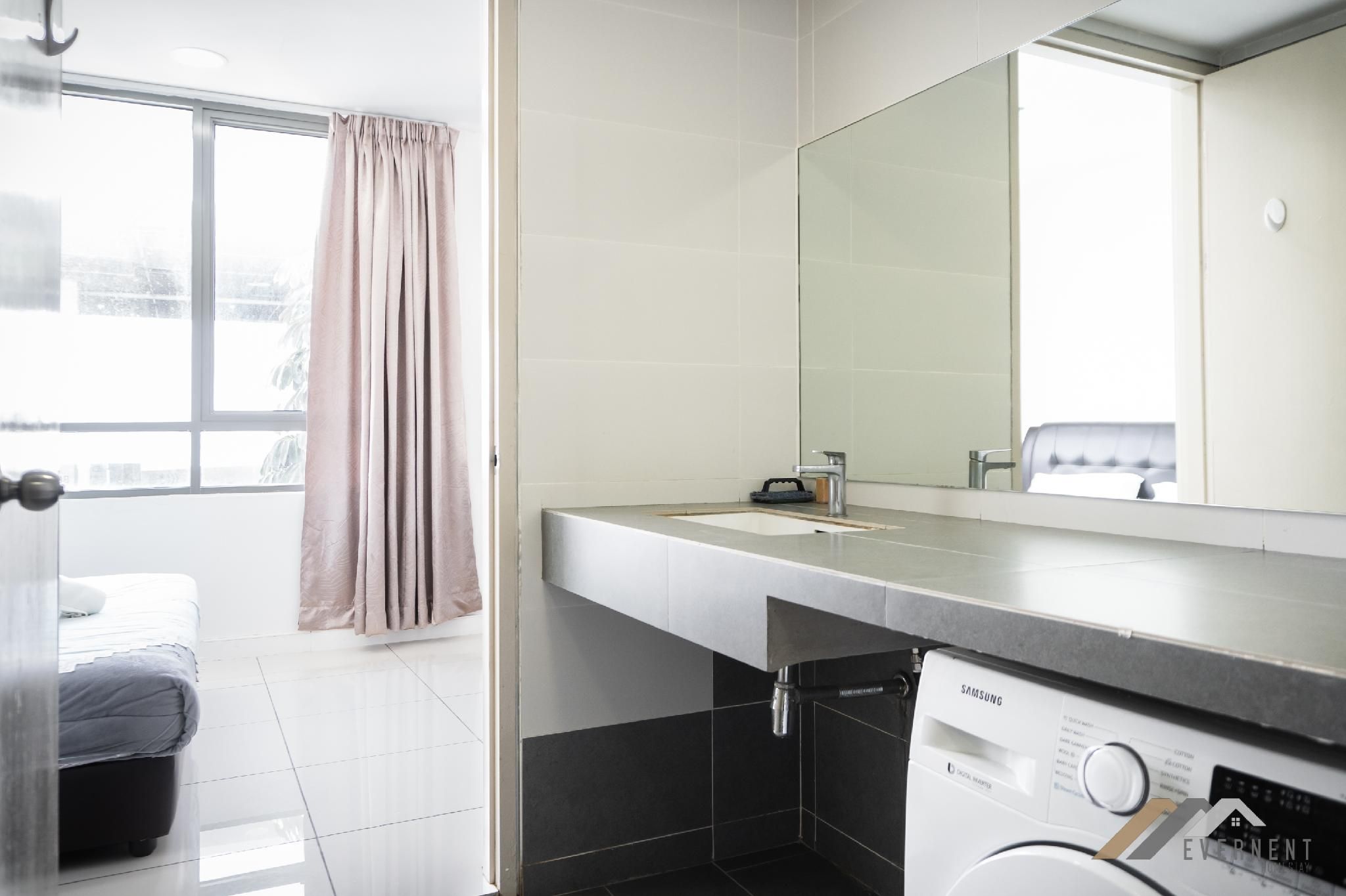 Marina Times Square by Evernent One-Bedroom Apartment 3