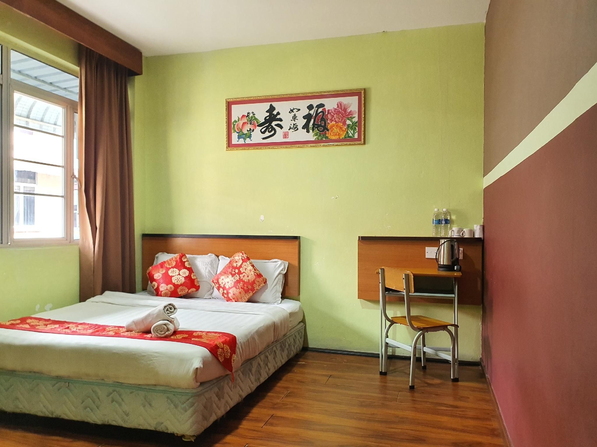 Deluxe Queen Room