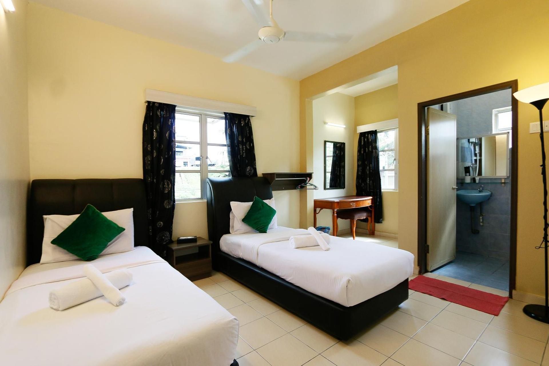Standard Twin Room