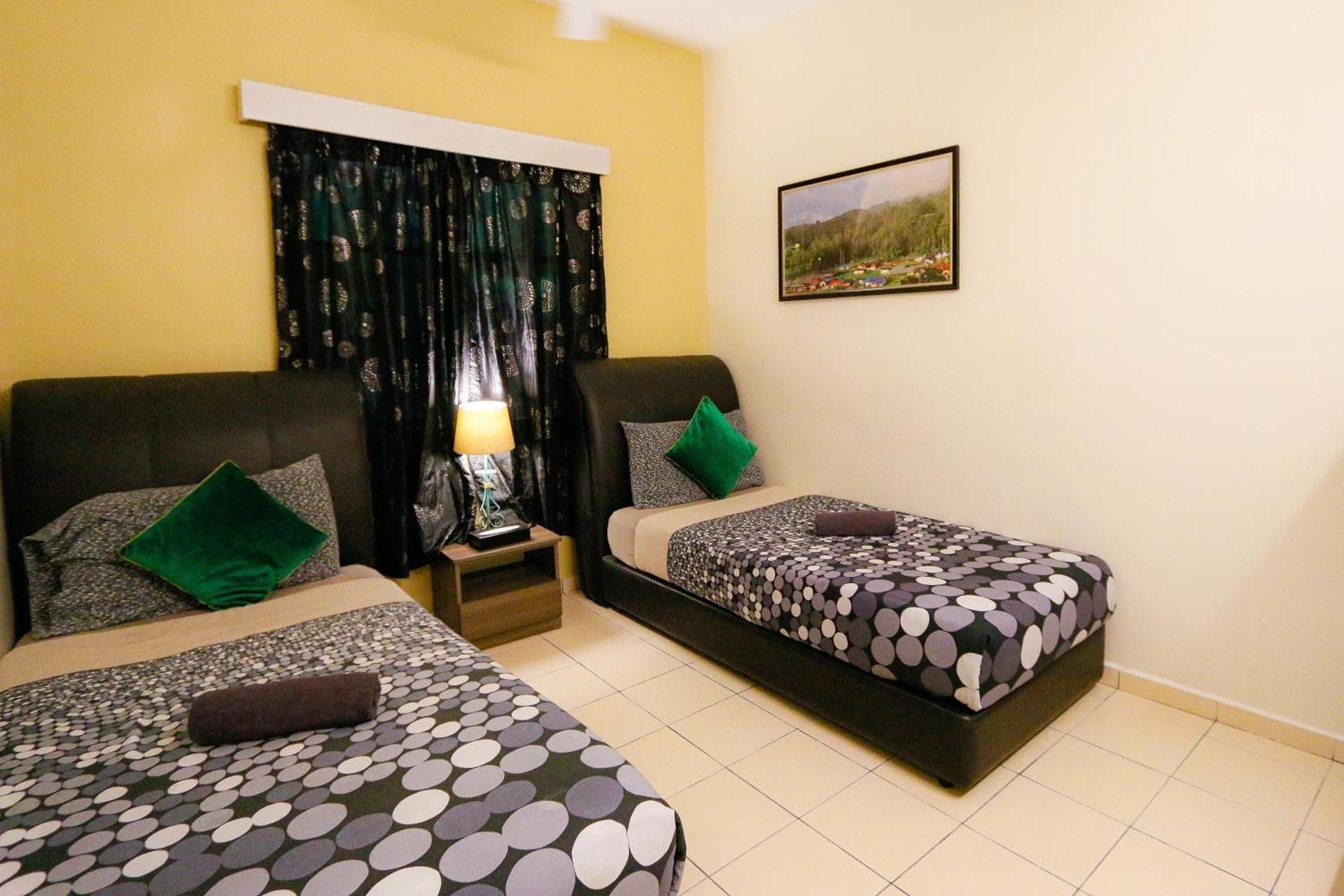 Twin Room with Shared Bathroom