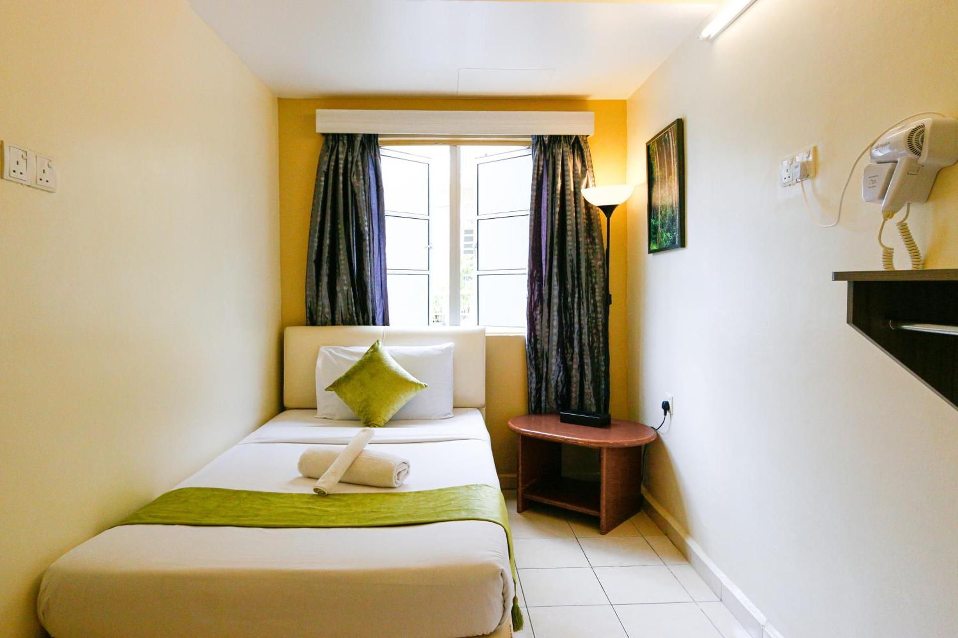 Single Room with Shared Bathroom