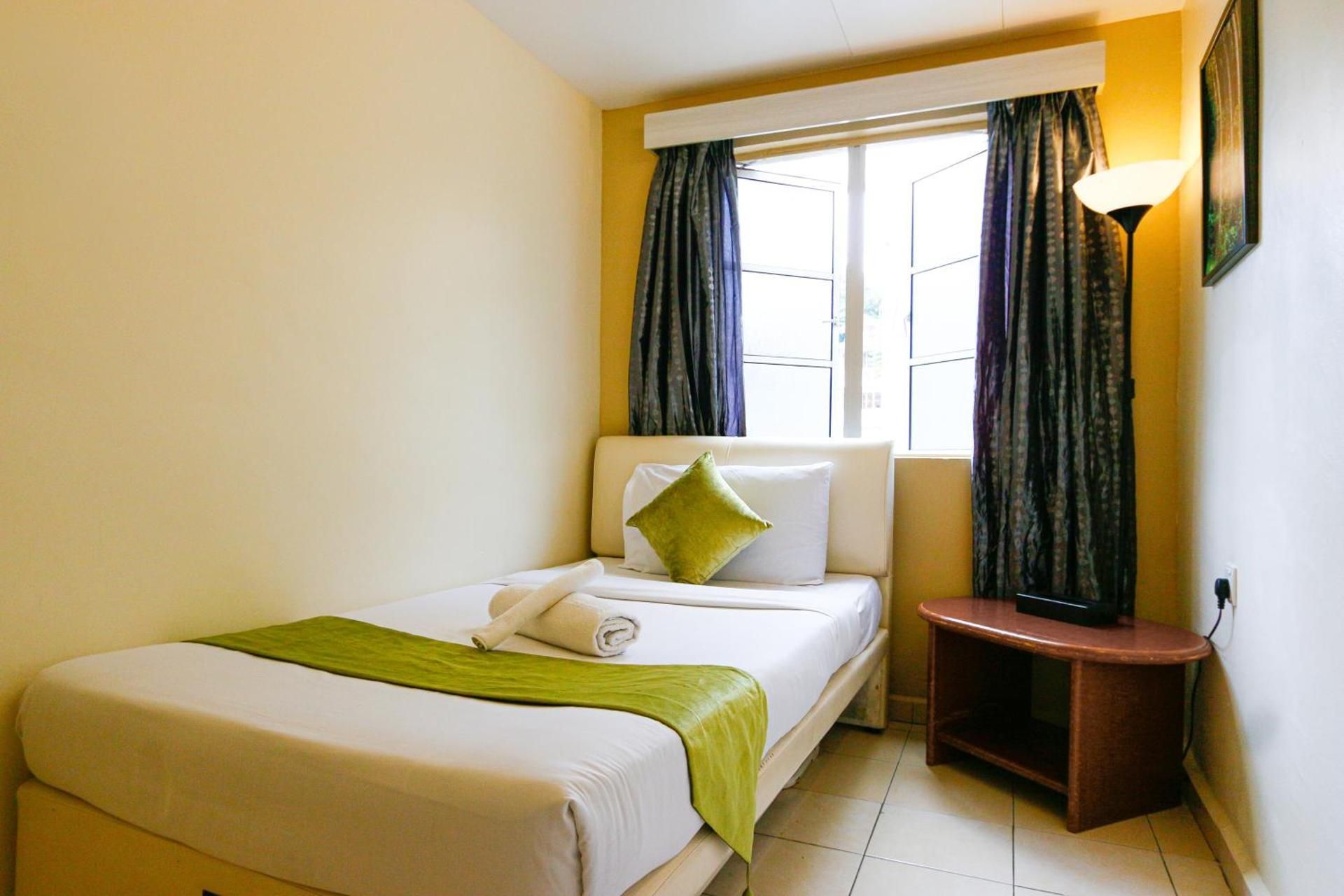 Single Room with Shared Bathroom