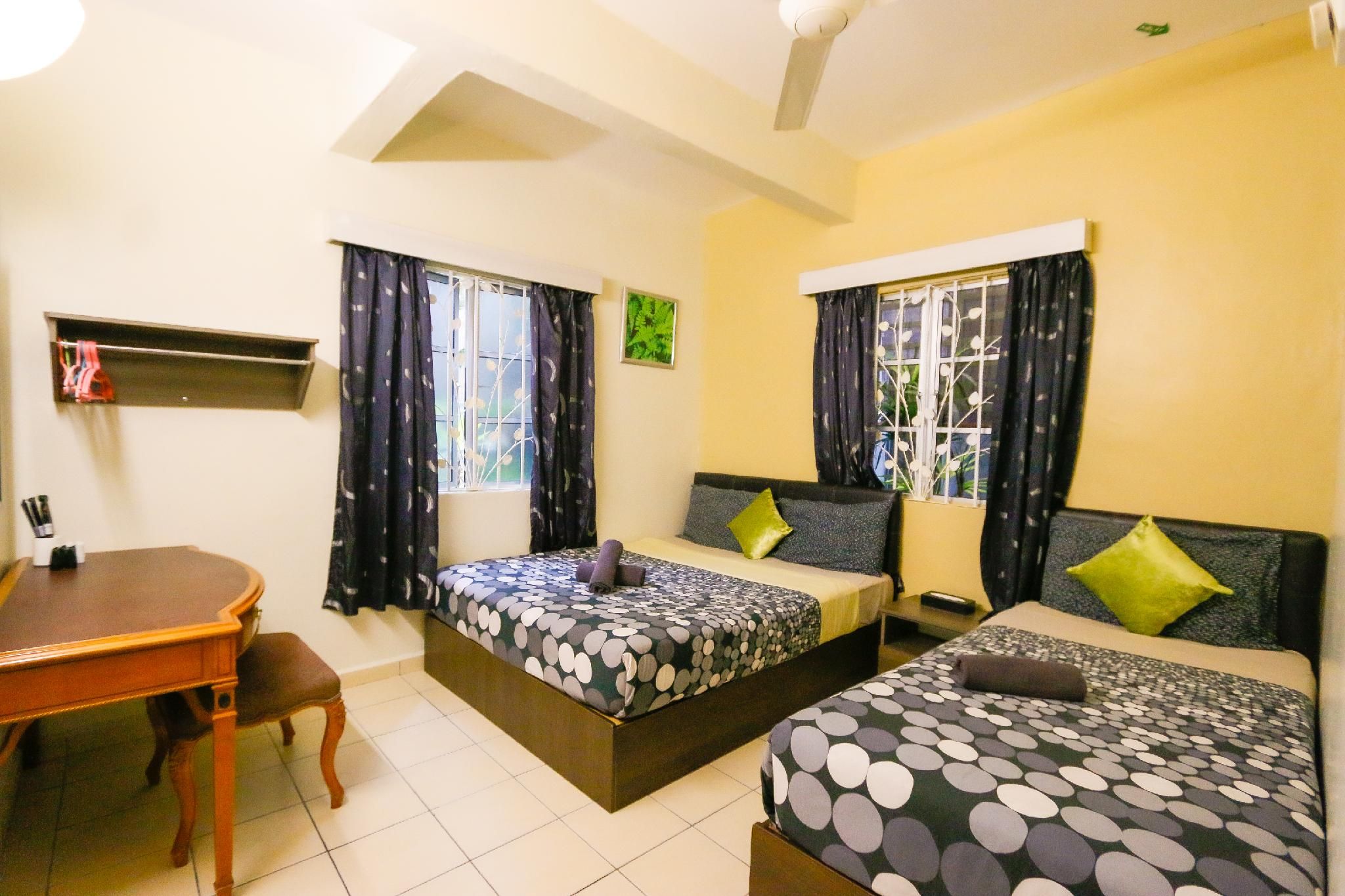 Economy Triple Room with Shared Bathroom