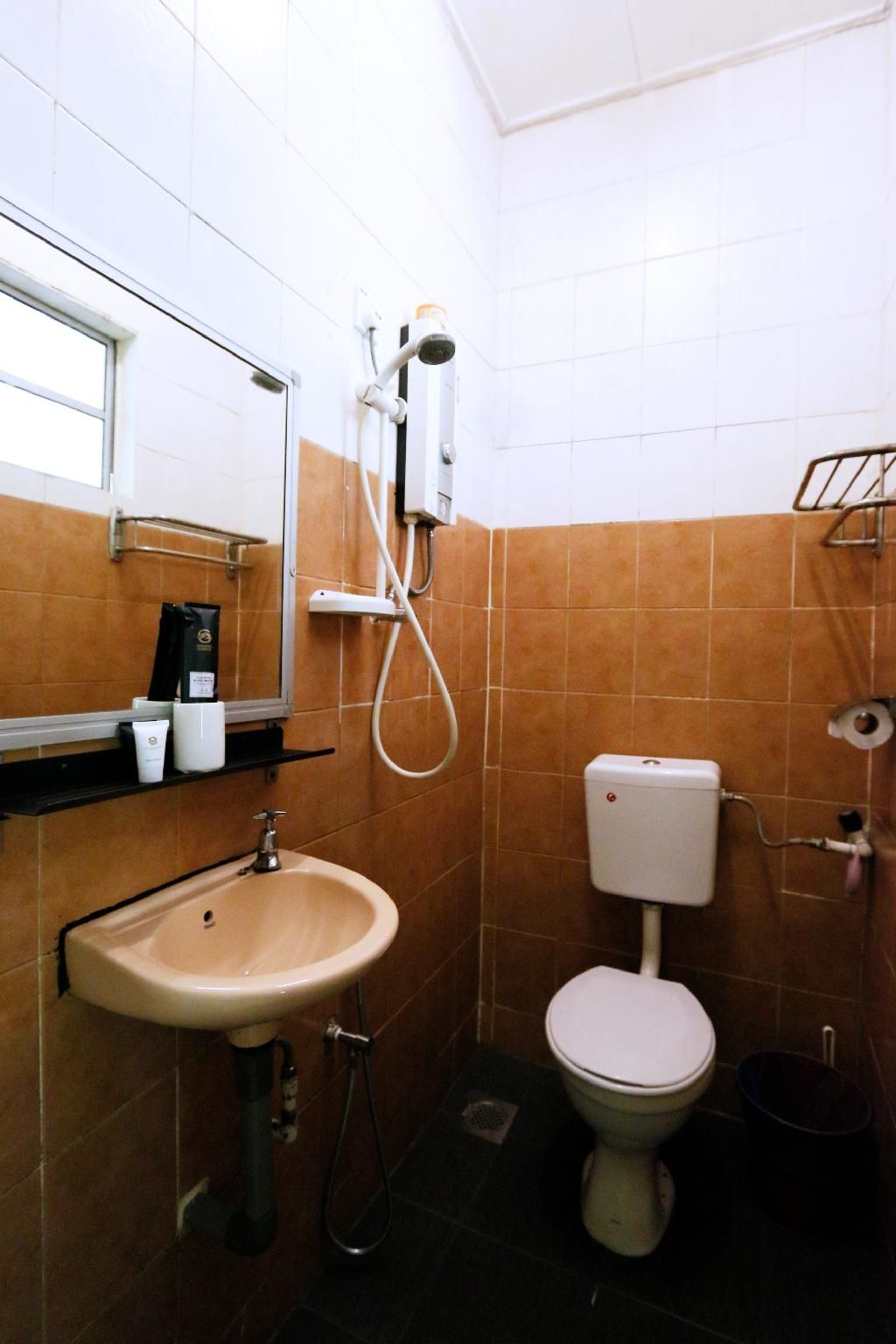 Standard Queen Room