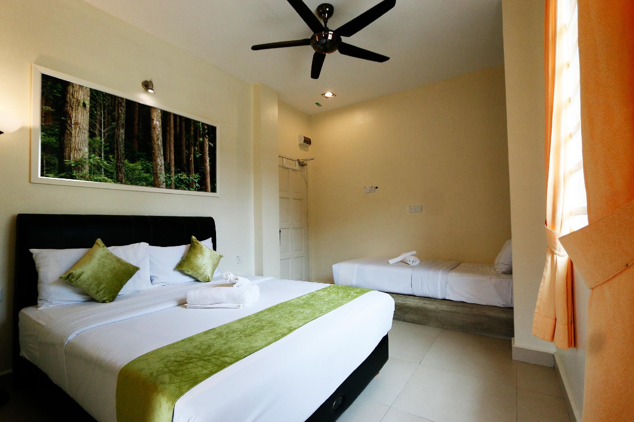 Comfort Triple Room with Shower