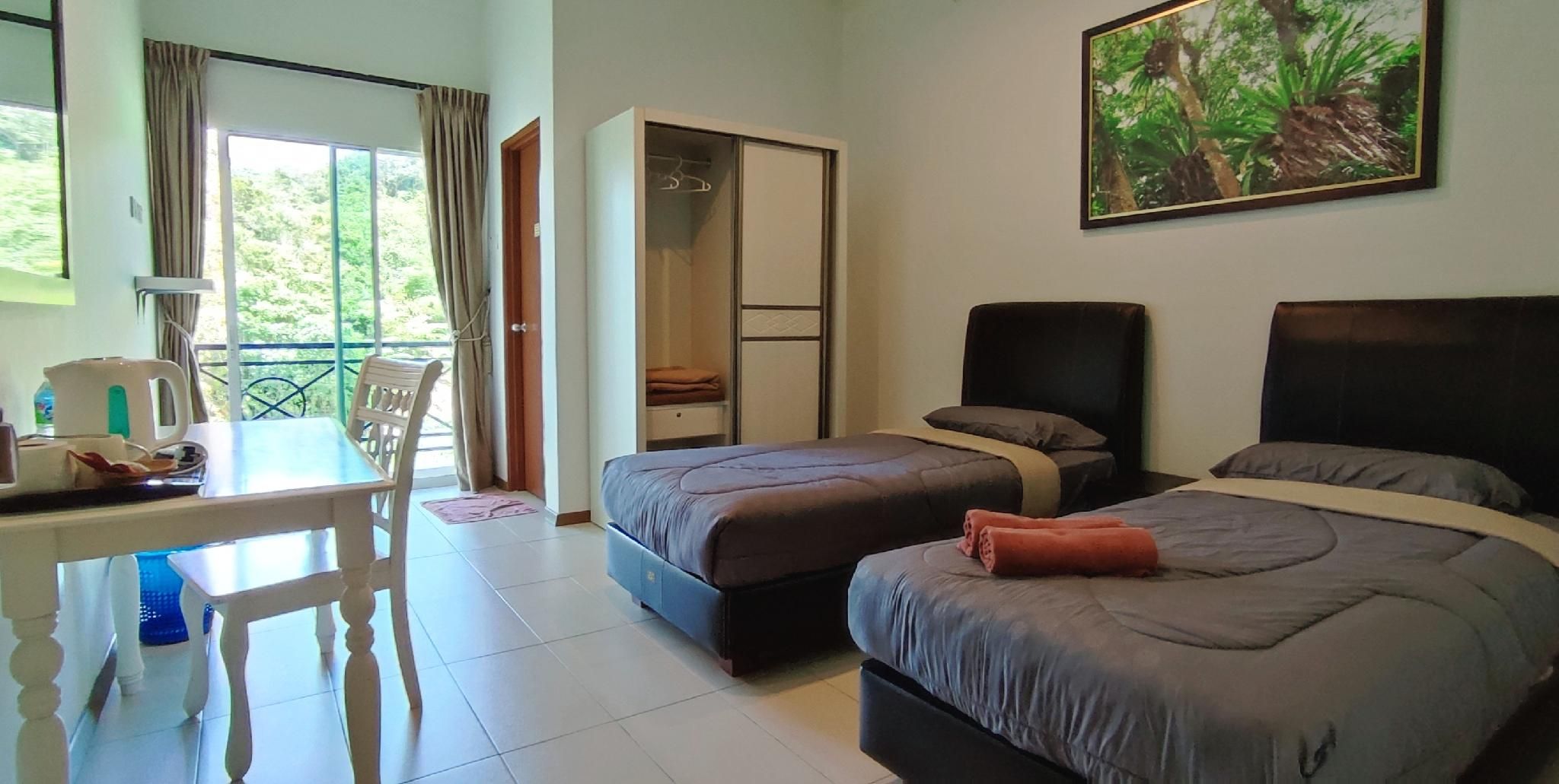 Twin Room with Private Bathroom