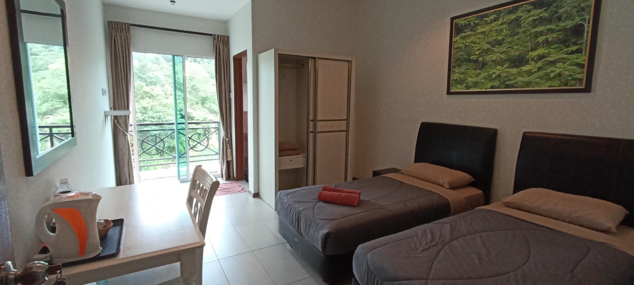 Twin Room with Private Bathroom